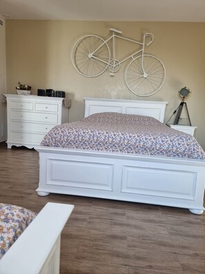 1 غرفة نوم ومكواة/لوح كي وواي فاي مجانًا وملاءات أسرّة