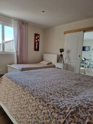 1 bedroom, iron/ironing board, free WiFi, bed sheets