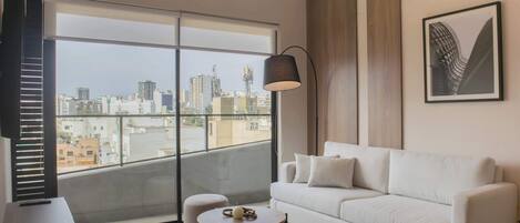 テレビ、書斎 / ワークスペース