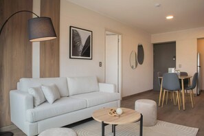 Televisión, oficina