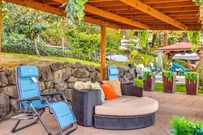 Terrace/patio - Serene 3BR Home in Kent with Modern Comforts (Kent)