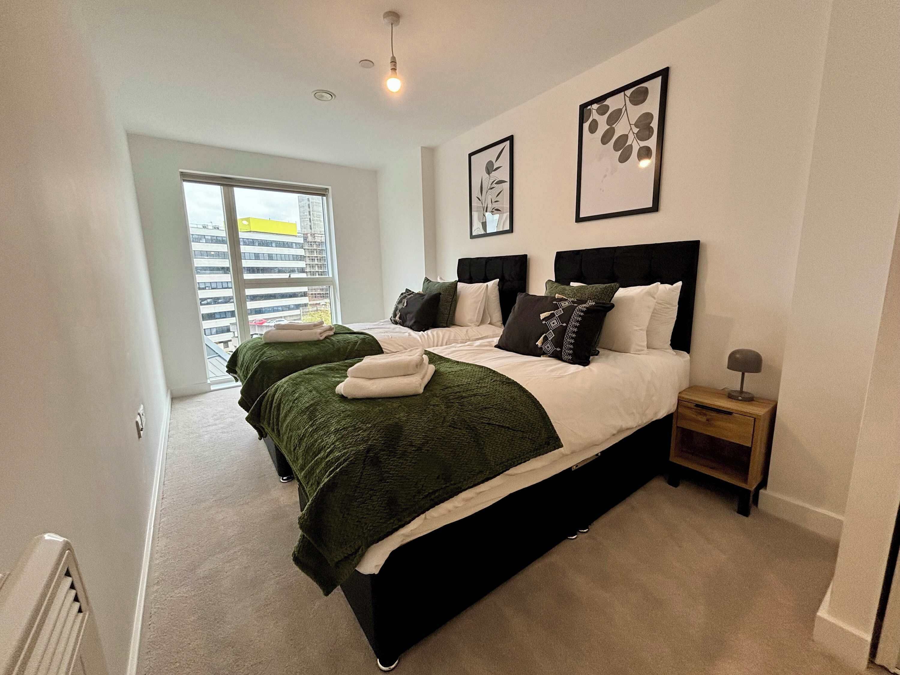 2 bedrooms, desk, iron/ironing board, WiFi
