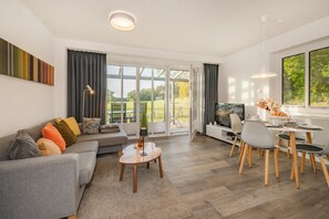 TV, fireplace, DVD player, stereo