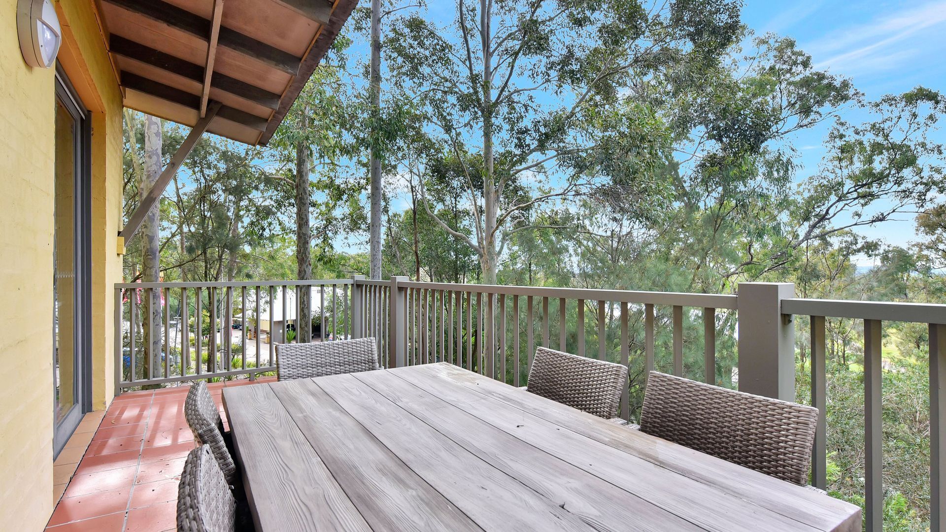 تناول الطعام بالخارج