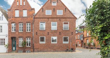Eddies Hafenstuuv:Historisches Apartment & moderner Ausstattung im Herzen Husums