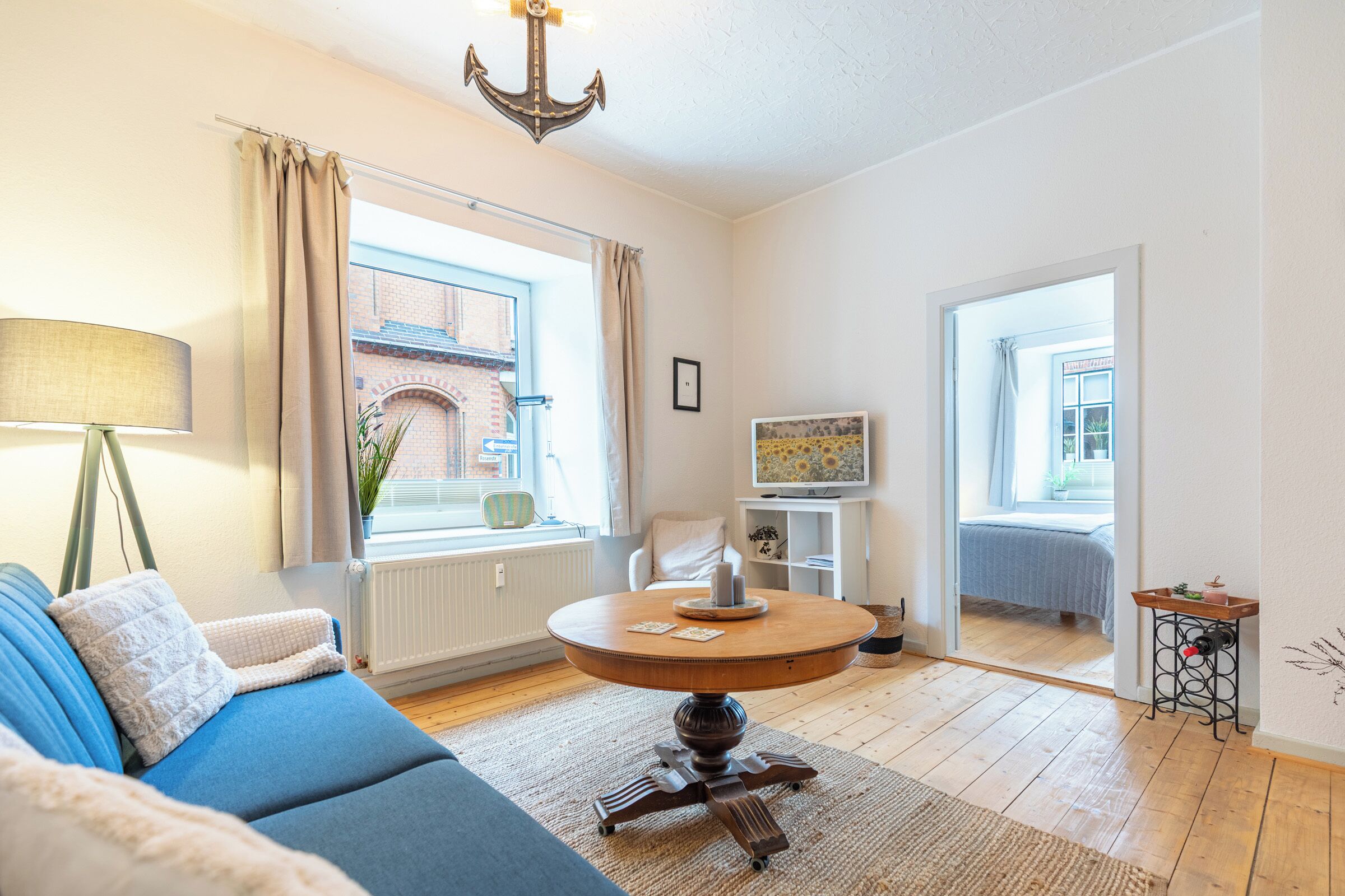 Fernseher, Bücher, Stereoanlage