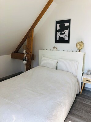 4 عدّة غرف نوم ومكواة/لوح كي وواي فاي