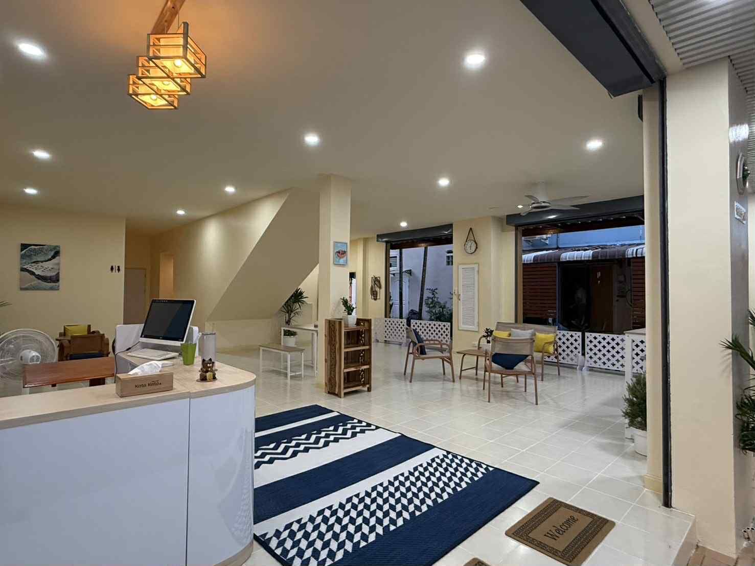 ฝ่ายต้อนรับ