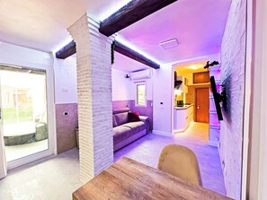 Smart-TV, Musikbibliothek, Stereoanlage