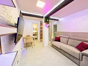 Smart TV, music library, stereo - White Pearl Exclusive Apartment (Roma)