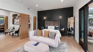 Casa superluxo, várias camas, banheira de imersão, vista para a montanha (Farley Court) | 3 quartos, individualmente decorados, individualmente mobiliados