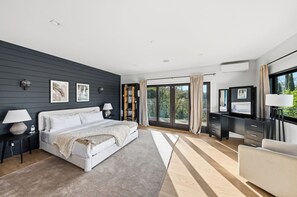 Casa de lujo, varias camas, hidromasaje, vista a la montaña (Farley Court) | 3 habitaciones, decoración personalizada y muebles diferentes 