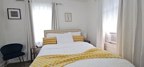2 bedrooms, desk, iron/ironing board, WiFi