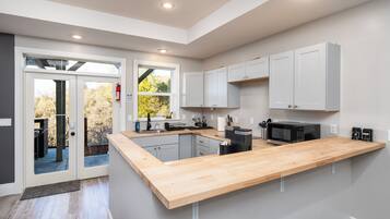 Microwave, oven, stovetop, dishwasher