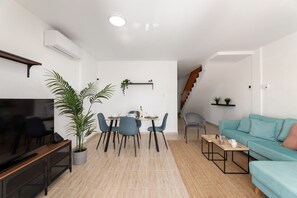 TV - Arpon Santa Rosa 1 by Escape Home (Puerto del Carmen)
