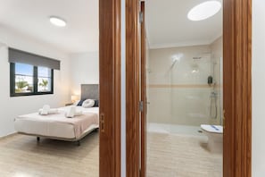 Shower, hair dryer, towels - Arpon Santa Rosa 6 by Escape Home (Puerto del Carmen)
