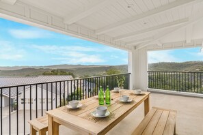 Outdoor dining - Vineyard Views w/ Pool & Game Room Near Trails | Beginnings Ranch & Vineyard (Paso Robles)