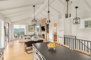 Dining - Vineyard Views w/ Pool & Game Room Near Trails | Beginnings Ranch & Vineyard (Paso Robles)