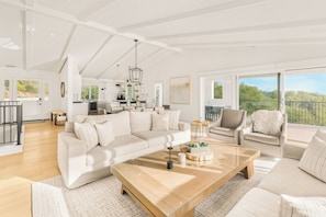Smart TV, fireplace, video games, ping pong - Vineyard Views w/ Pool & Game Room Near Trails | Beginnings Ranch & Vineyard (Paso Robles)