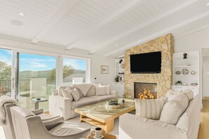 Smart TV, fireplace, video games, ping pong