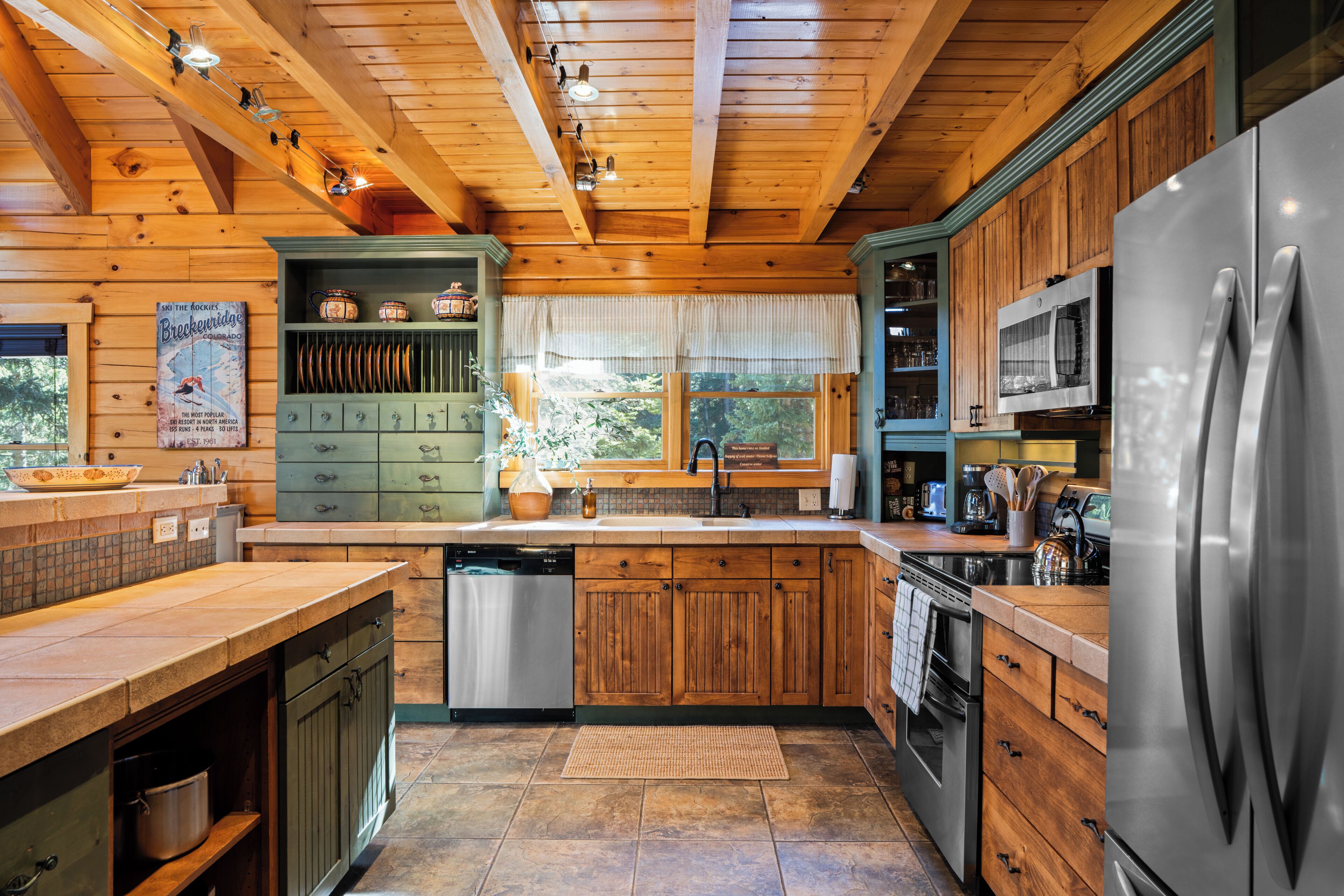 Fridge, microwave, oven, coffee/tea maker