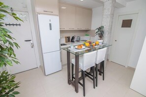 ميكروويف، فرن، موقد طهي مسطح، غسالة أطباق