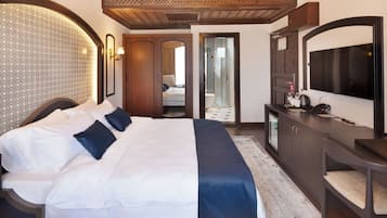 Standard Room | In-room safe, desk, blackout drapes, soundproofing