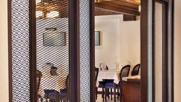 Free daily cooked-to-order breakfast