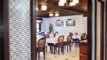 Termasuk sarapan pesanan masak setiap hari