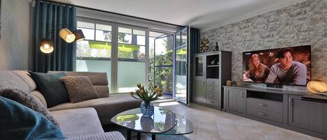 تلفزيون، كُتُب، ستيريو