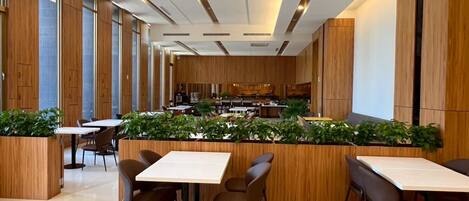 含每日全套早餐