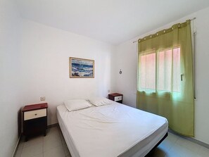 1 bedroom, iron/ironing board