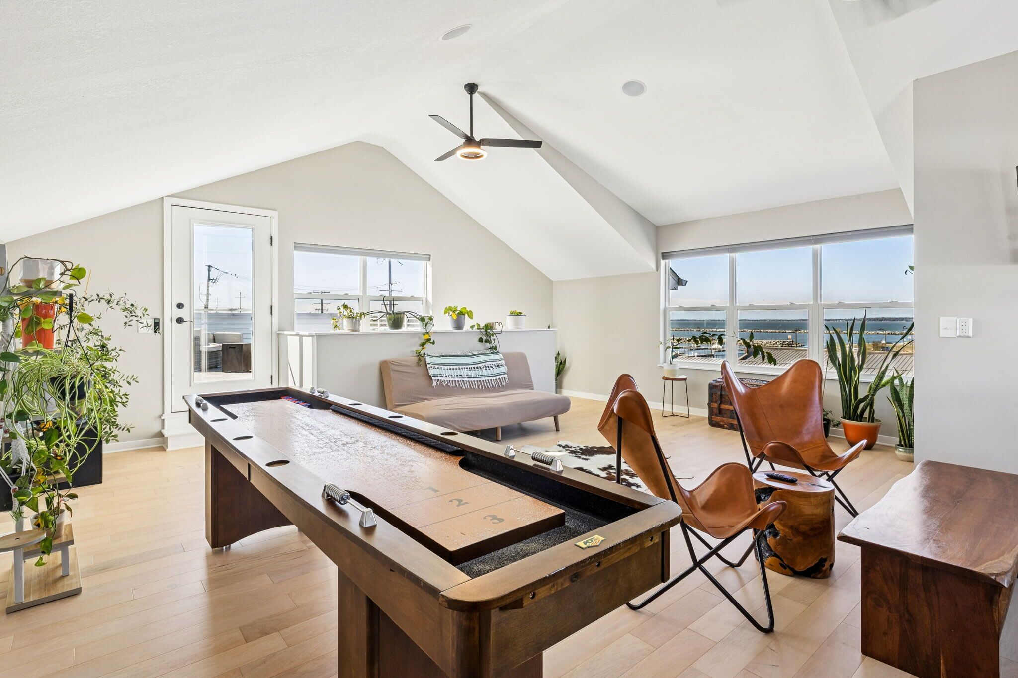 TV, peis og stereoanlegg