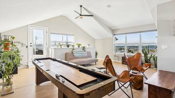 TV, peis og stereoanlegg