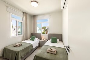 3 chambres, fer et planche à repasser, Wi-Fi, draps fournis