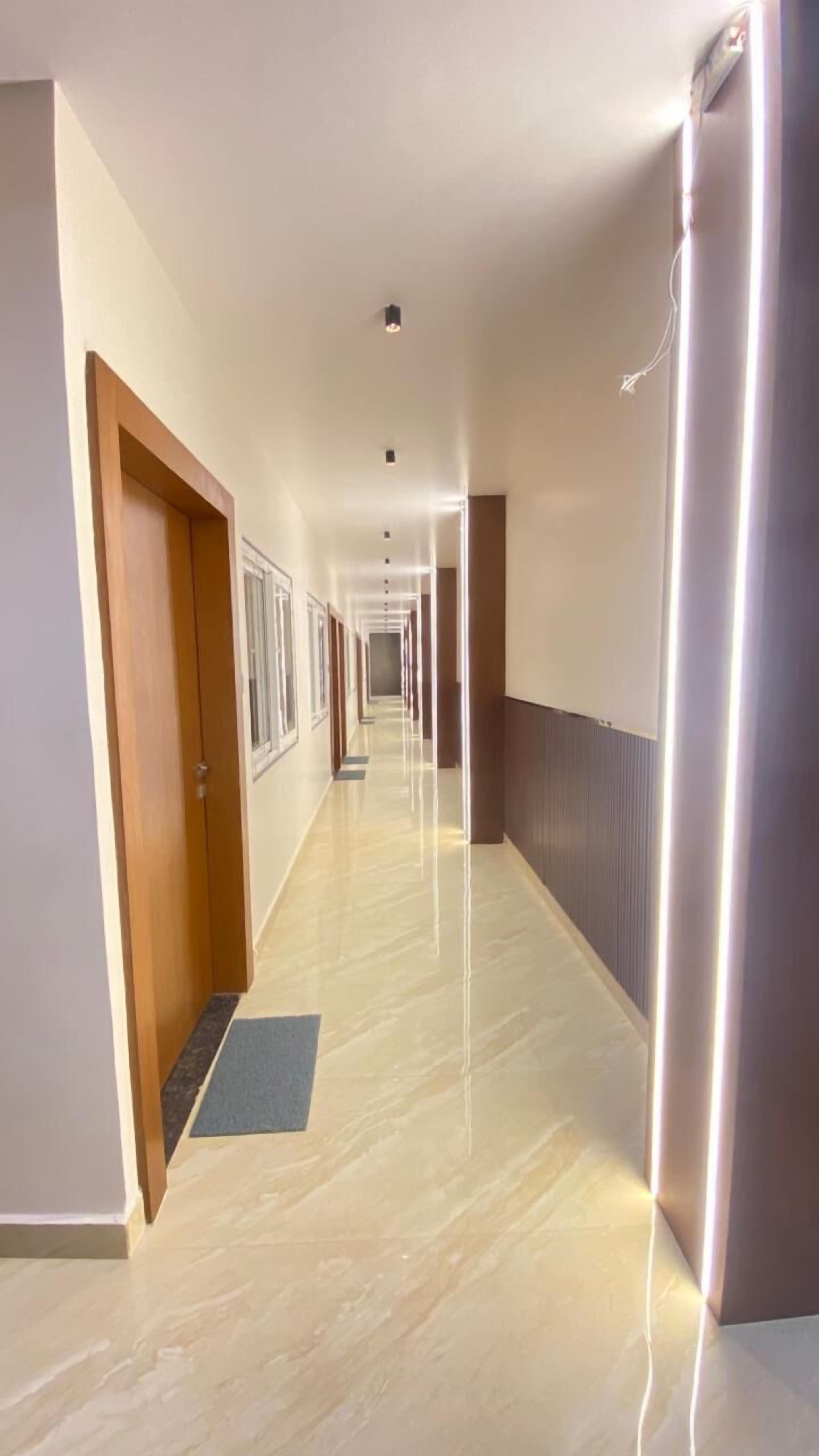 المنشأة من الداخل