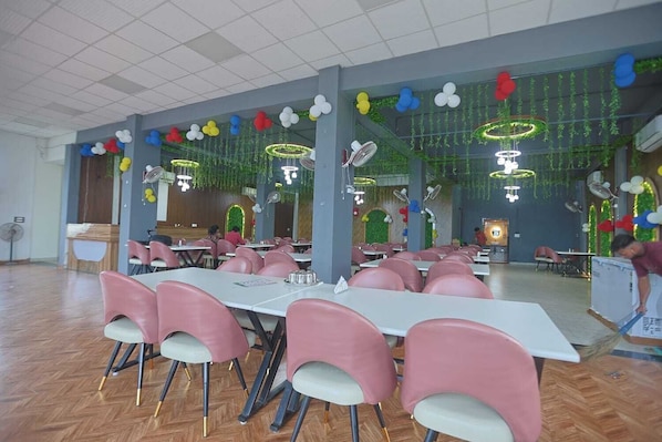Couples dining