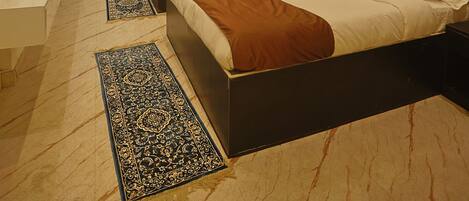 Chambre Quadruple Familiale | Bureau, espace de travail pour ordinateur portable