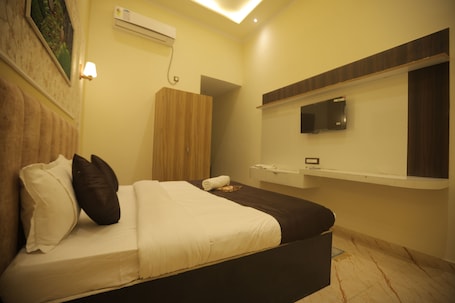 Escritorio y espacio para trabajar con laptop