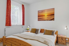 1 bedroom, free WiFi - Vacation apartment in Zinnowitz with terrace, WLAN and modern furnishings (Zinnowitz)