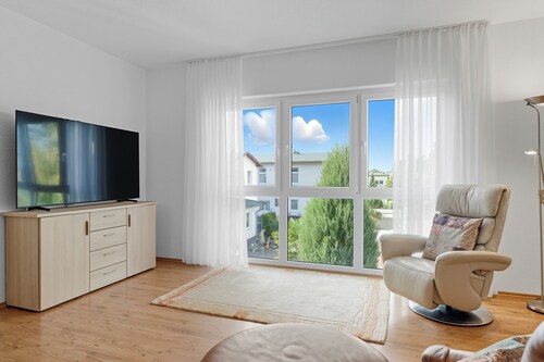 Villa Stranddistel Whg. 3 in Zinnowitz – 63 m² für 4 mit WLAN und Kaminofen
