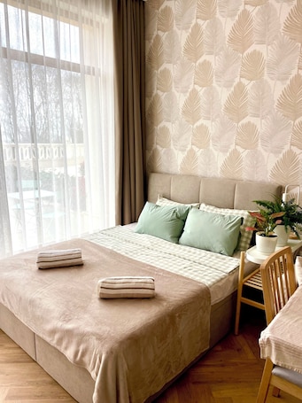 1 bedroom, iron/ironing board, travel cot, free WiFi. Coral Bay Studio Varna