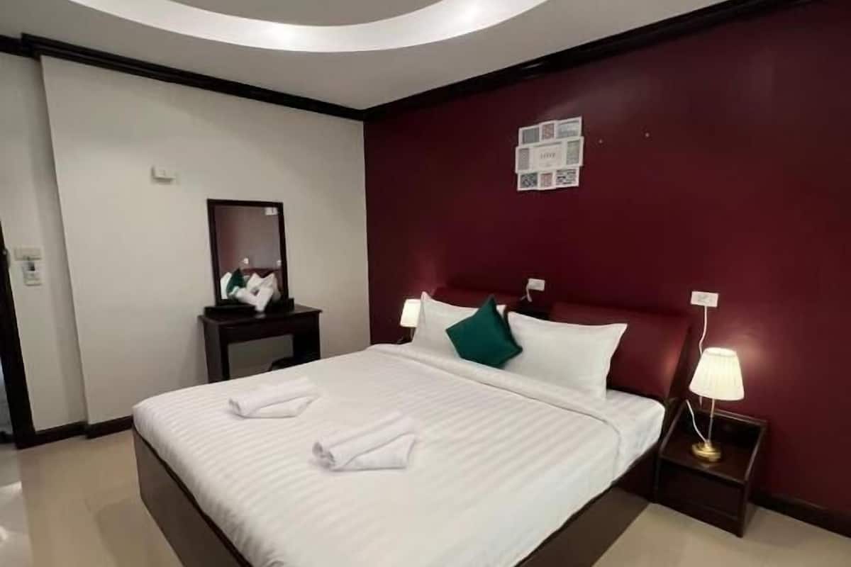 デスク、WiFi (無料)