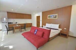 City Suite, City View | In-room safe, desk, blackout drapes, free WiFi