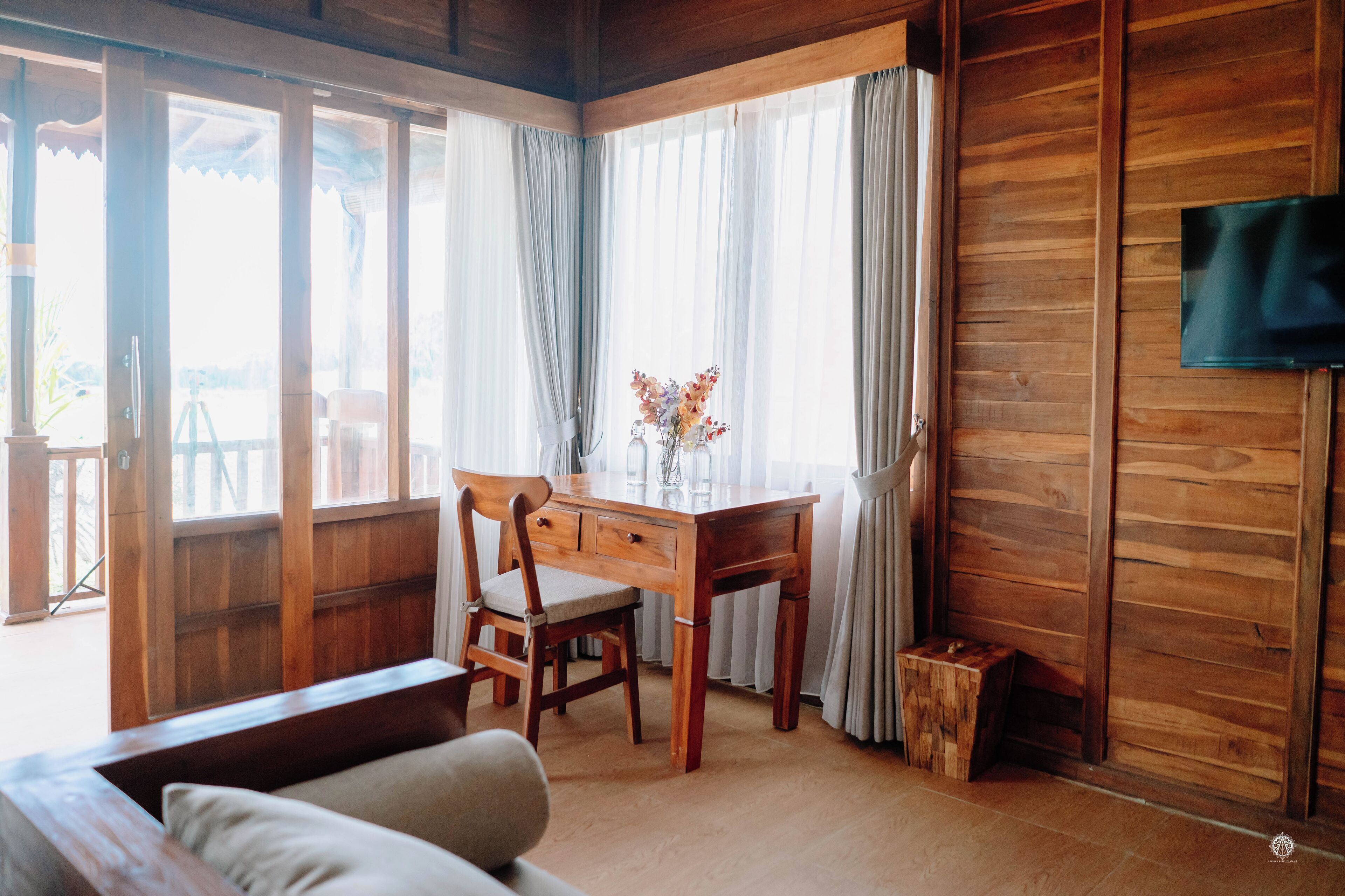 豪華別墅, 陽台, 花園景觀 | 書桌、熨斗/熨衣板、免費無線上網