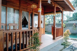 施設の正面