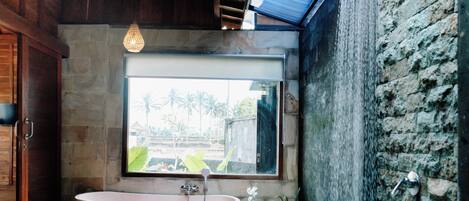 Deluxe Villa, Balcony, Garden View | Bathroom | Separate tub and shower, free toiletries, hair dryer, slippers