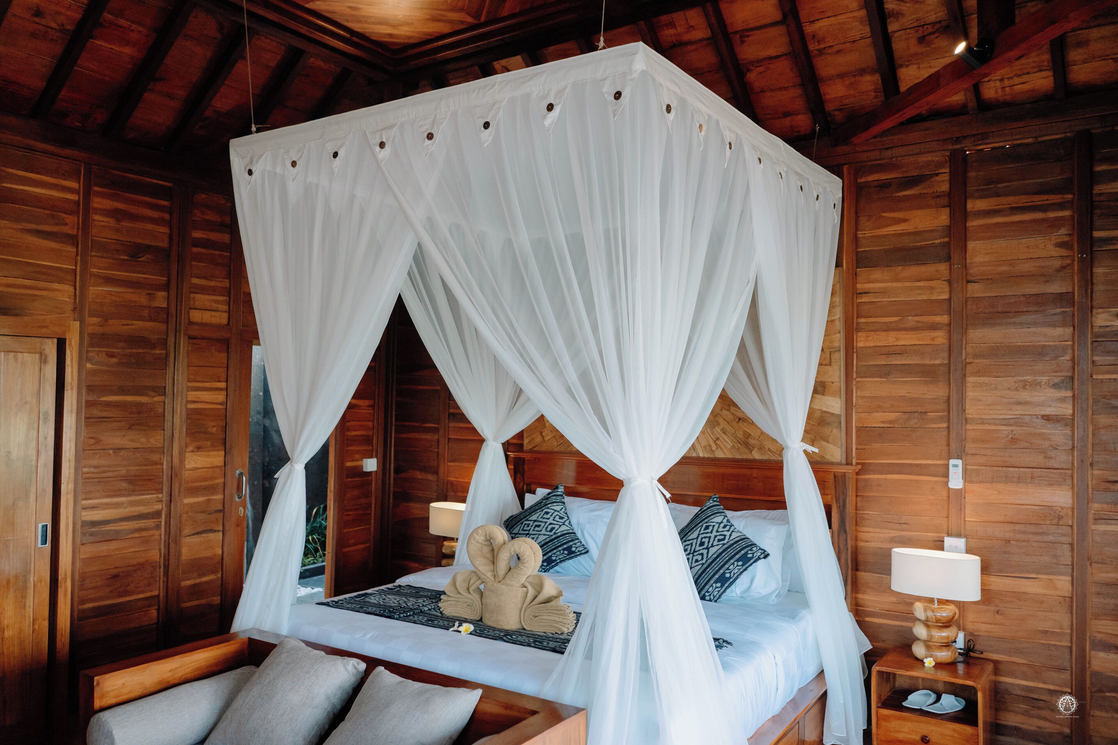 Deluxe Villa, Balcony, Garden View | Desk, iron/ironing board, free WiFi