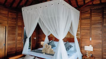 Deluxe Villa, Balcony, Garden View | Desk, iron/ironing board, free WiFi