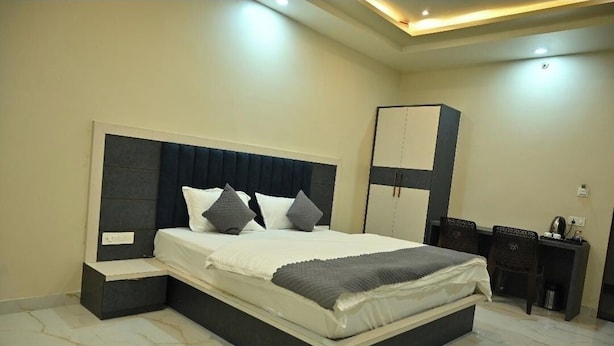 Room - Hotel dinanath Khatoo (Khatoo)